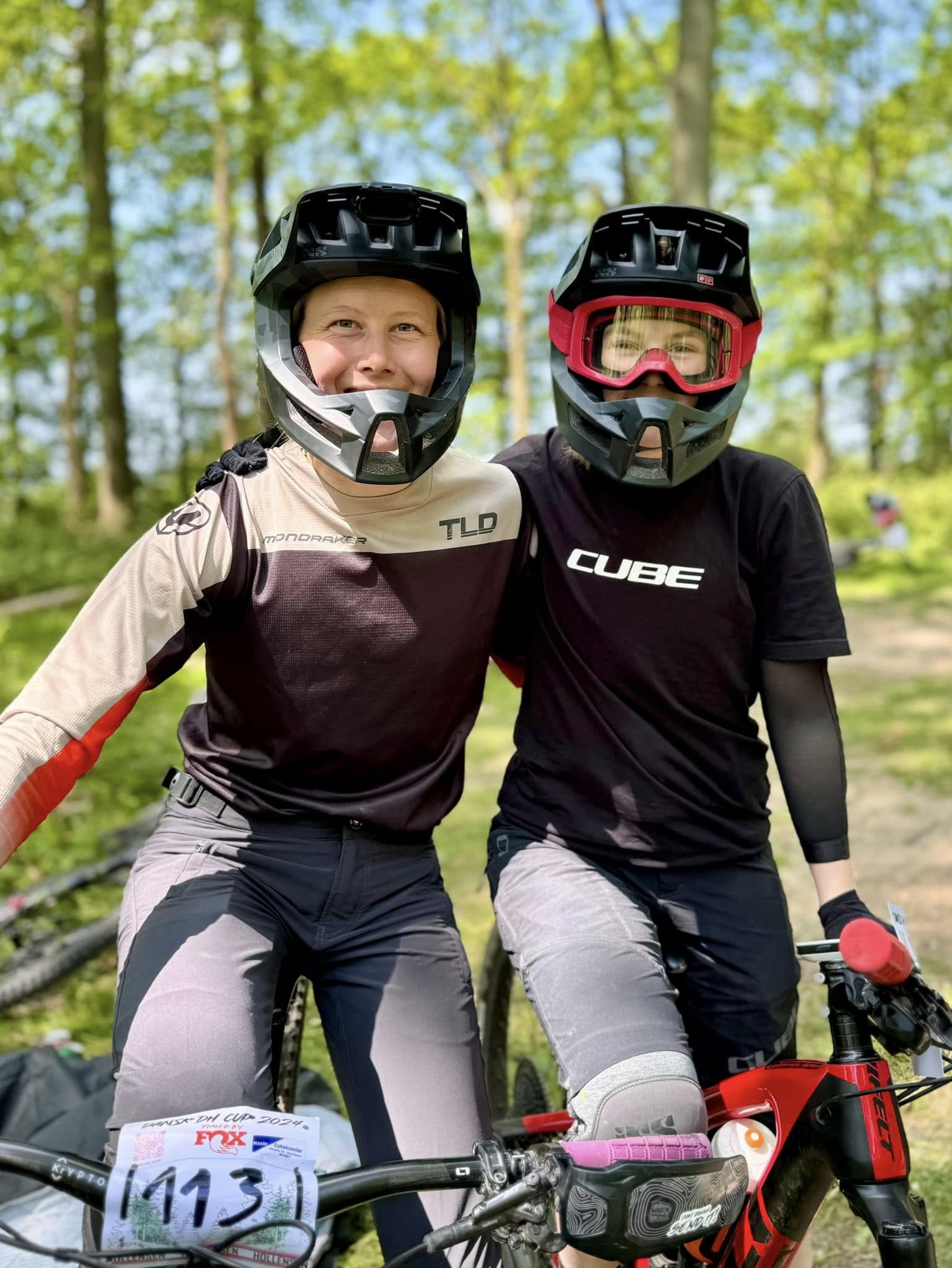 Mountainbikere på skovhuggeren