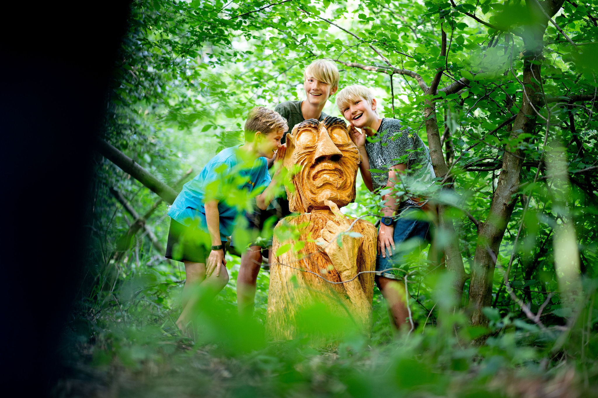 Træskulptur af ellepigen