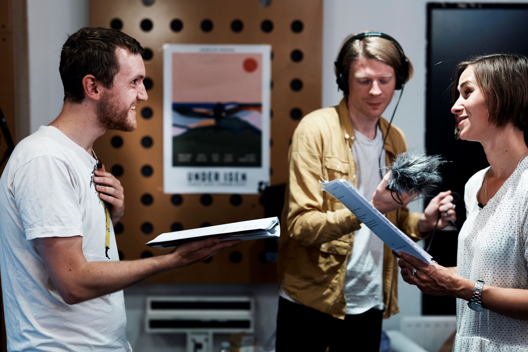 Skuespillere under optagelse af Under Isen