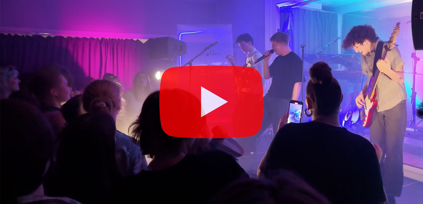 Absurd koncert i Tullebølle