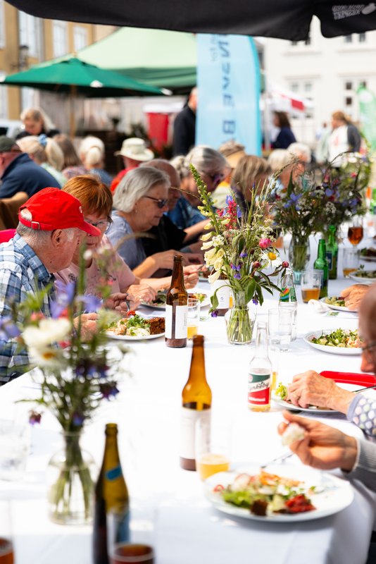 Langbordsfrokost på Torvet i Rudkøbing under Geopark Dage 2025
