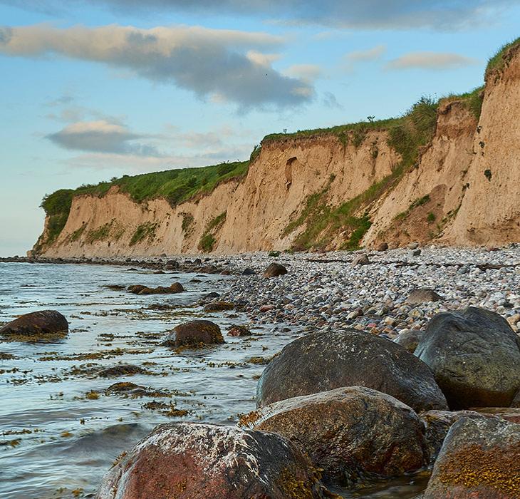 The cliffs on the eastern side of Vejsnæs Nakke photographed from the south